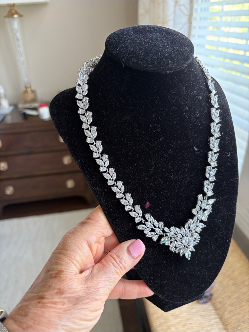 Elegant Silver Crystal Leaf Rhinestone Necklace - Women Jewelry